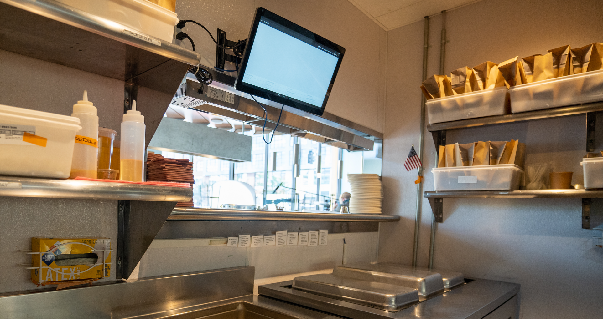 The Complete Guide to Specialized Storage in Saudi Arabia: Restaurants, Retailers, and Electronics